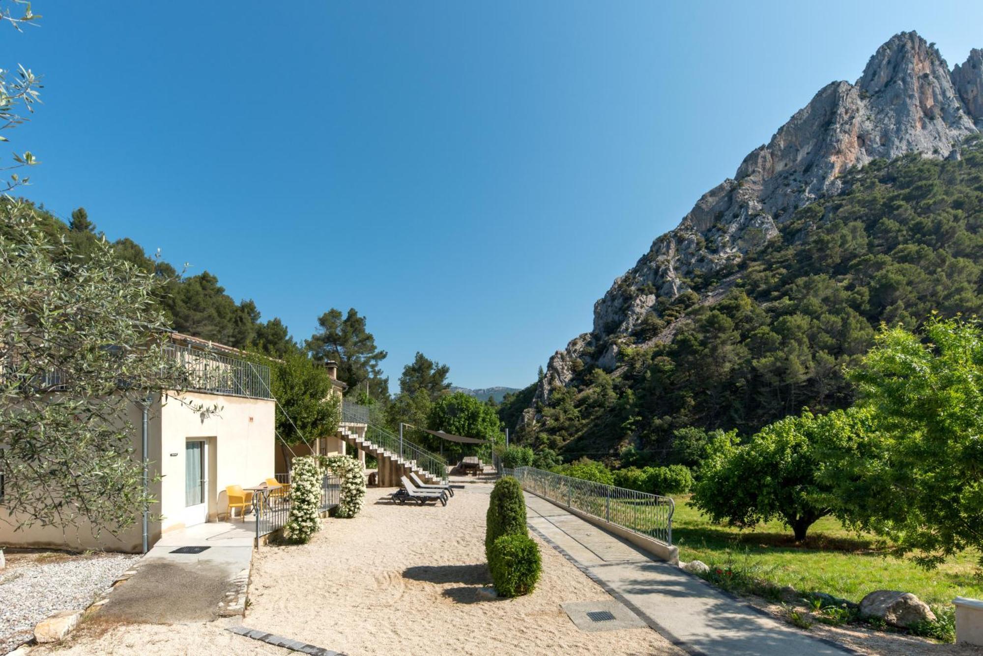 Domaine Saint Julien Otel Buis-les-Baronnies Dış mekan fotoğraf